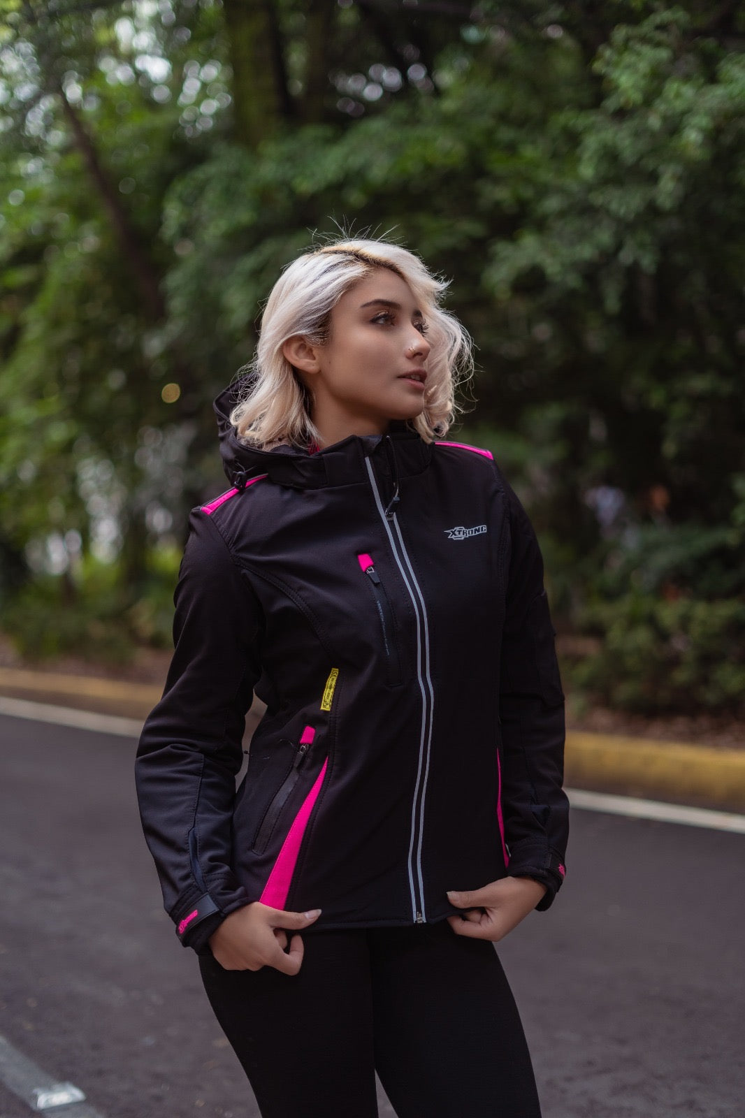 CHAMARRA ¨XTRONG¨PARA DAMA NEGRO/ROSA