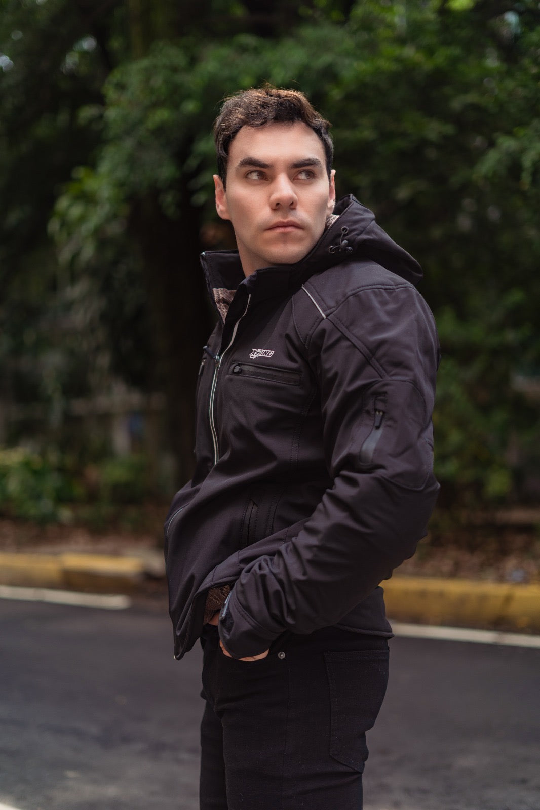 CHAMARRA ¨XTRONG¨NEGRO/BLANCO