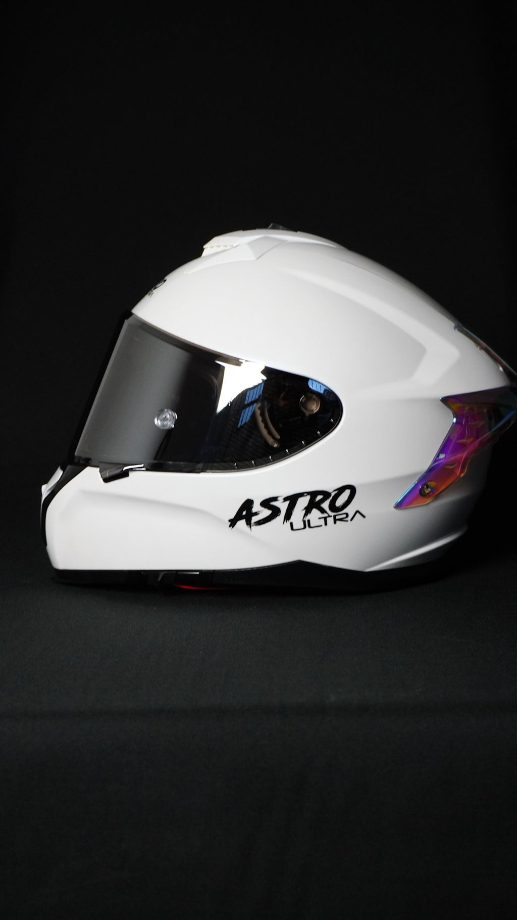 CASCO ¨ASTRO ULTRA¨BLANCO/ SPOILER ROSA TORNASOL