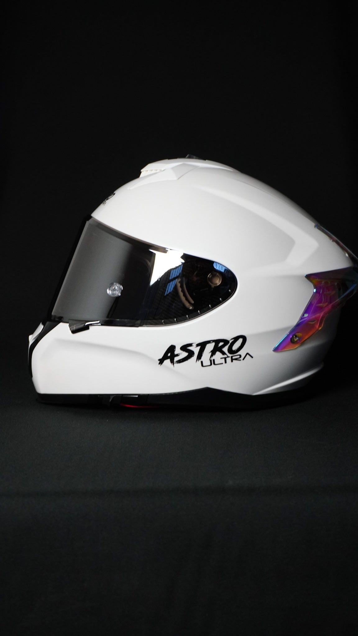 CASCO ¨ASTRO ULTRA¨BLANCO/ SPOILER ROSA TORNASOL