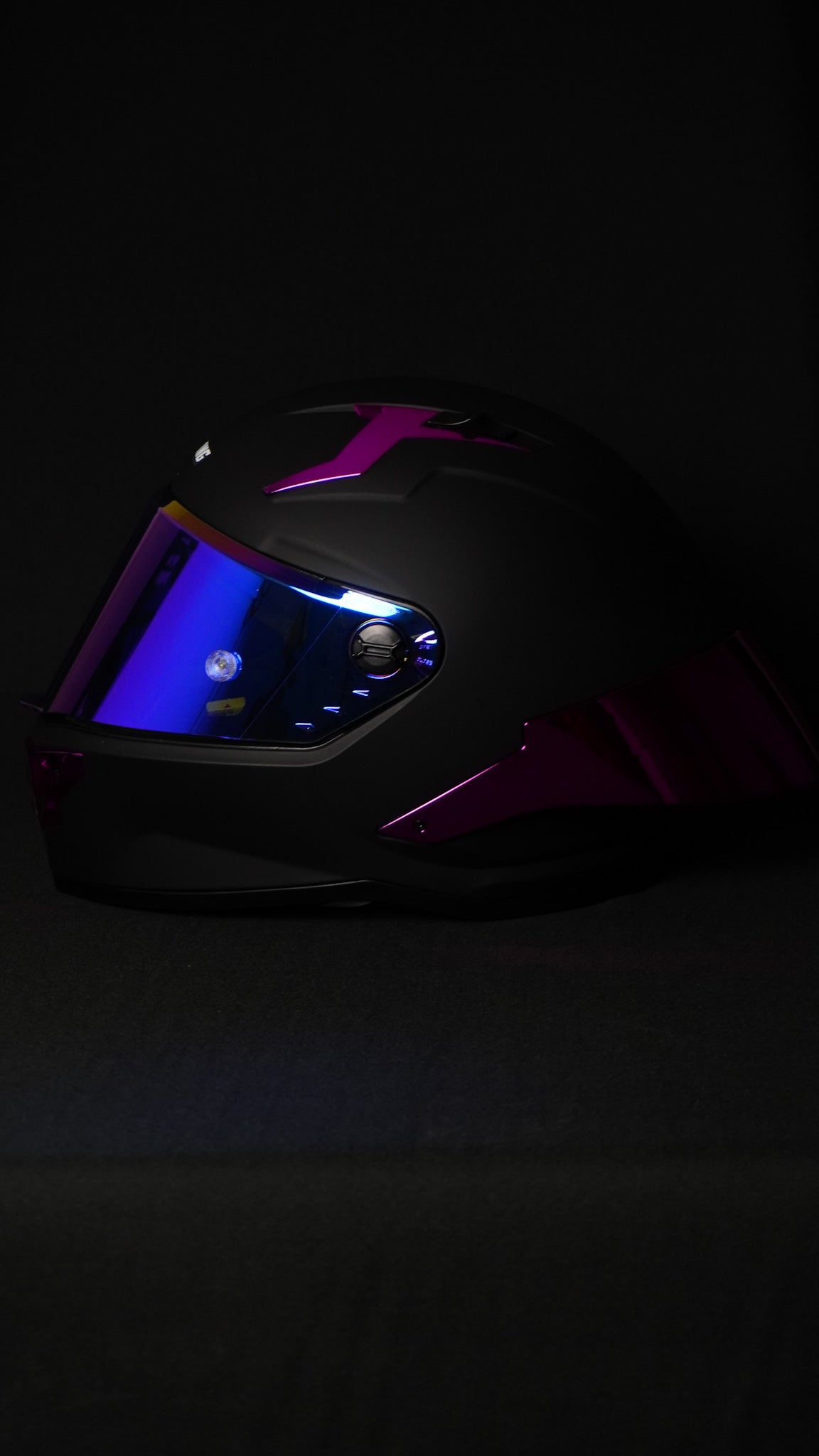 CASCO XTRONG ¨R1¨NEGRO/SPOILERS MORADOS