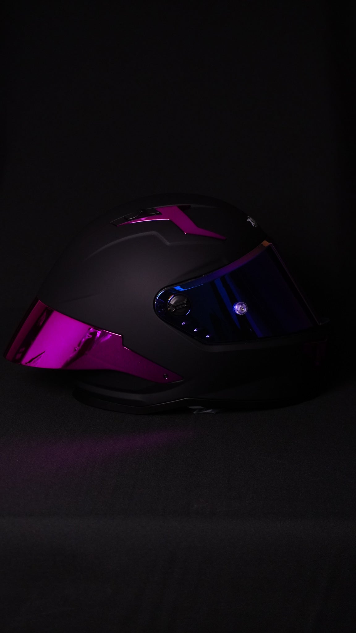 CASCO XTRONG ¨R1¨NEGRO/SPOILERS MORADOS