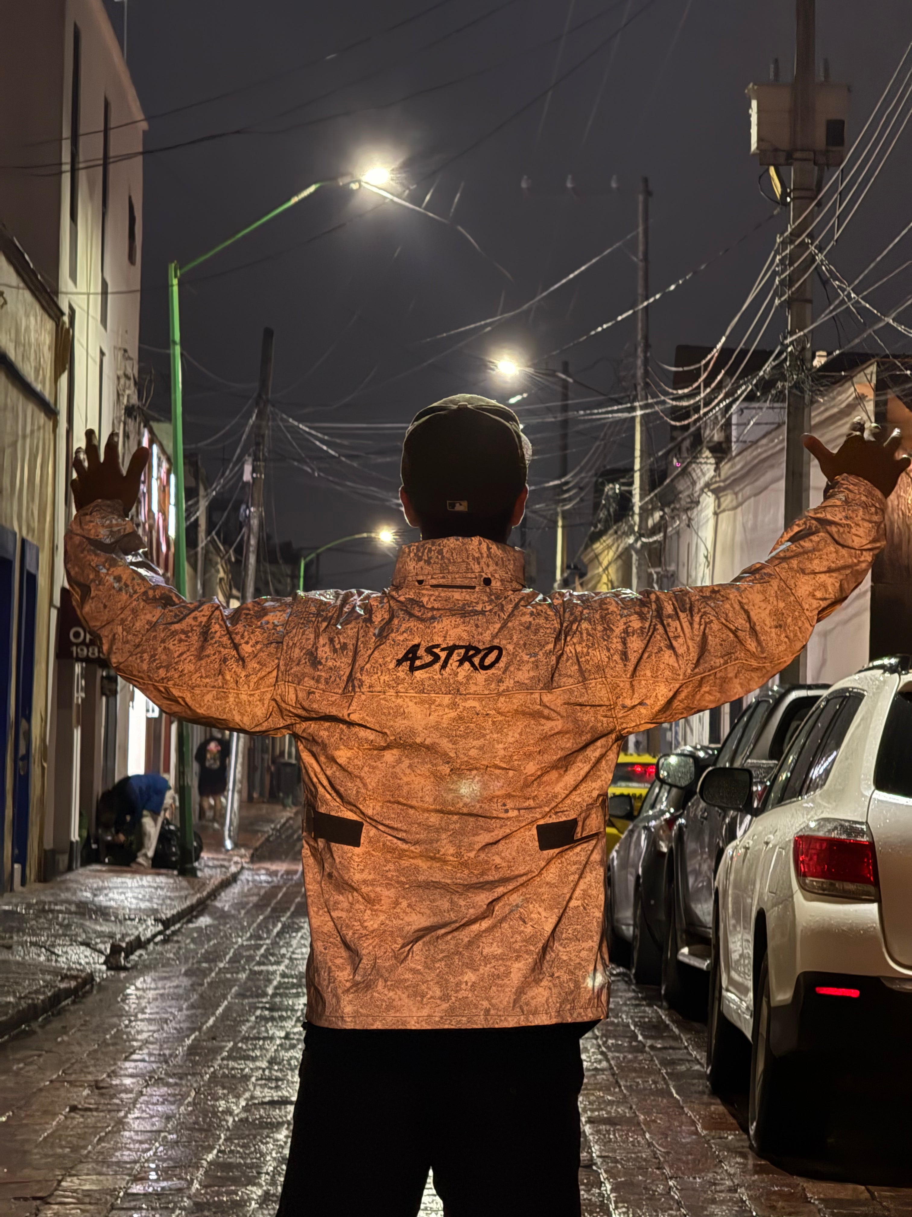 IMPERMEABLE ¨ASTRO¨CAMUFLAJE REFLEJANTE CON PANTALÓN